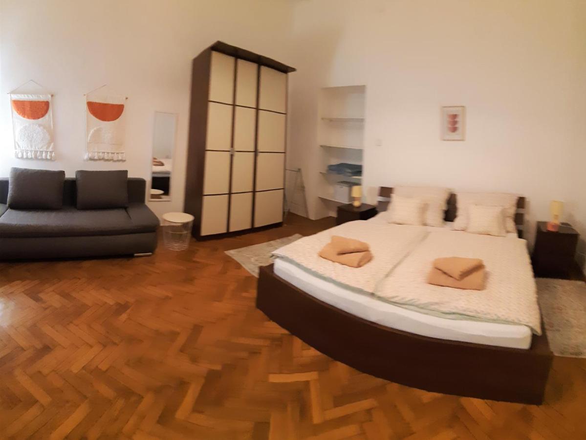 Citypark Classic Downtown Apartment Boedapest Buitenkant foto