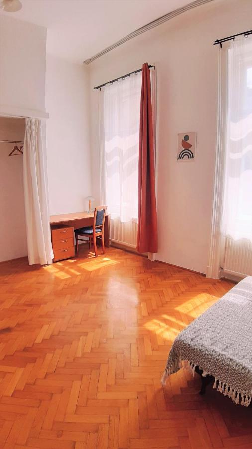 Citypark Classic Downtown Apartment Boedapest Buitenkant foto