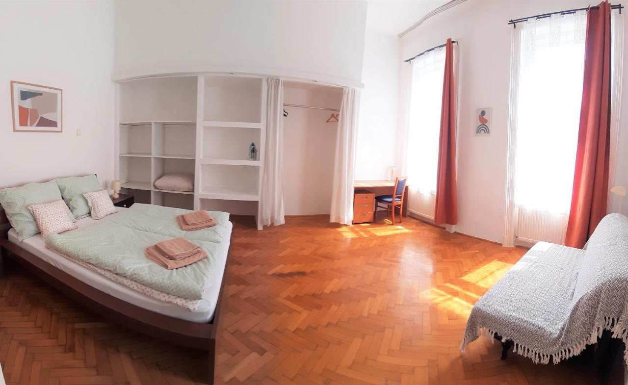Citypark Classic Downtown Apartment Boedapest Buitenkant foto