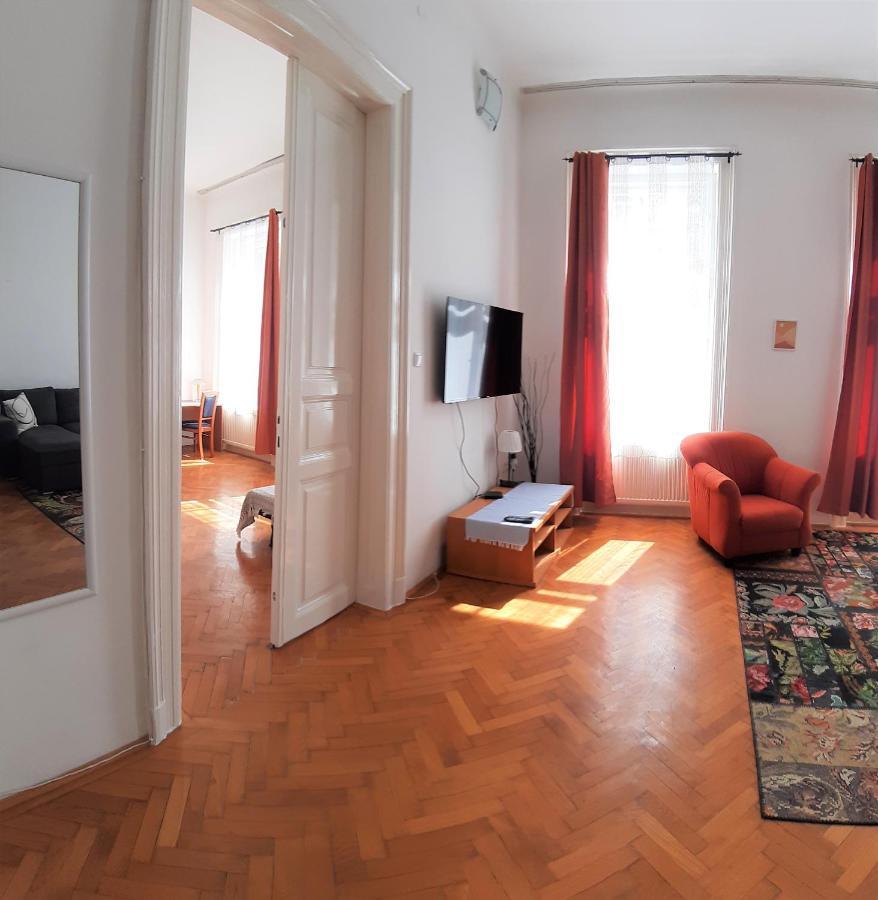 Citypark Classic Downtown Apartment Boedapest Buitenkant foto